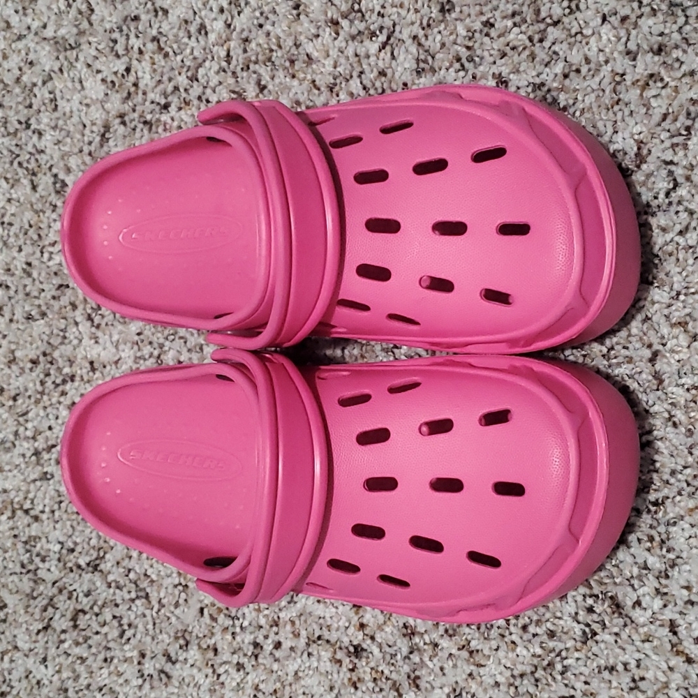 Womans Sketcher Foamie size 7